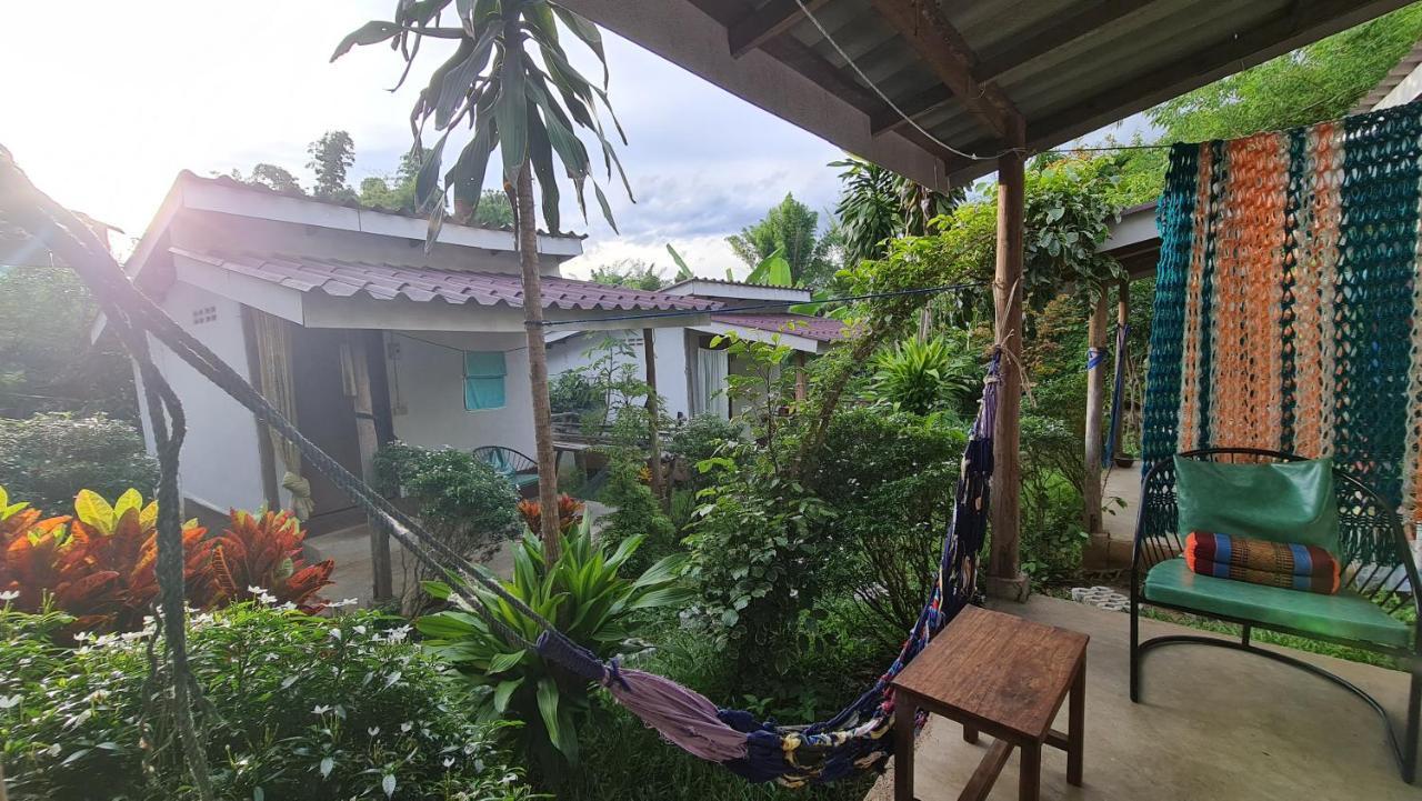 Sun Moon Pai Bungalow Rom bilde